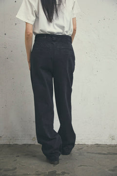 BIG TUCK DENIM TROUSER BLACK