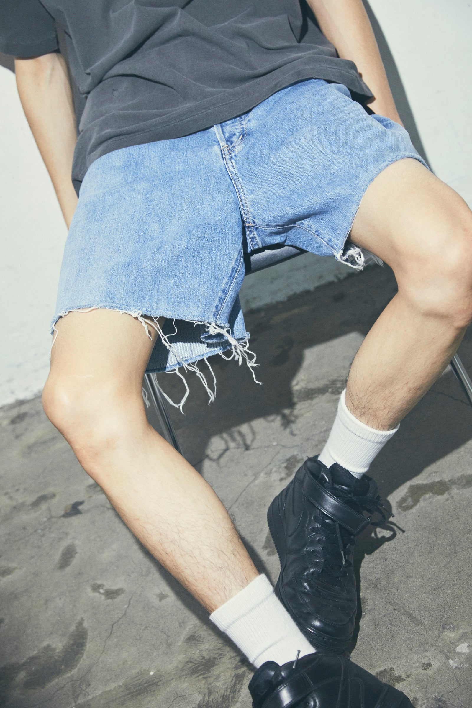 CROSSED DENIM SHORTS