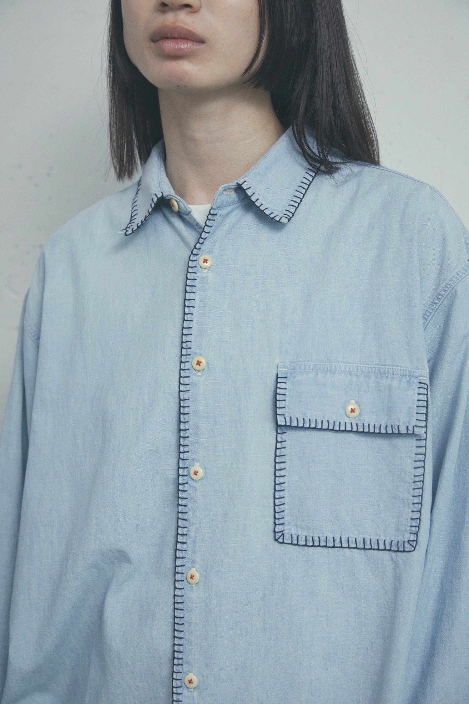 FRAMED BLANKET STITCH CHAMBRAY SHIRT LIGHT INDIGO