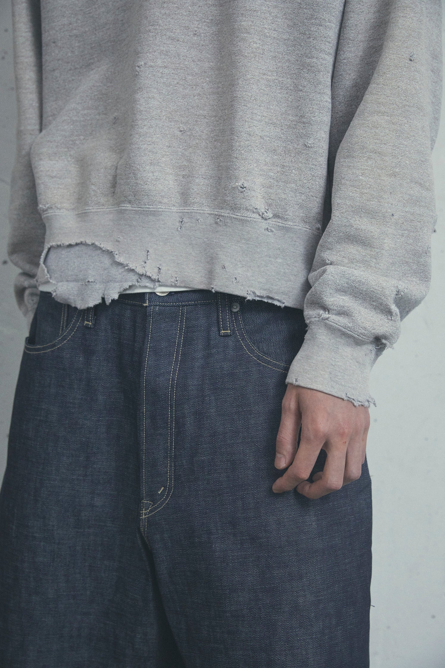 MORE DAMAGE CREW NECK SWEAT