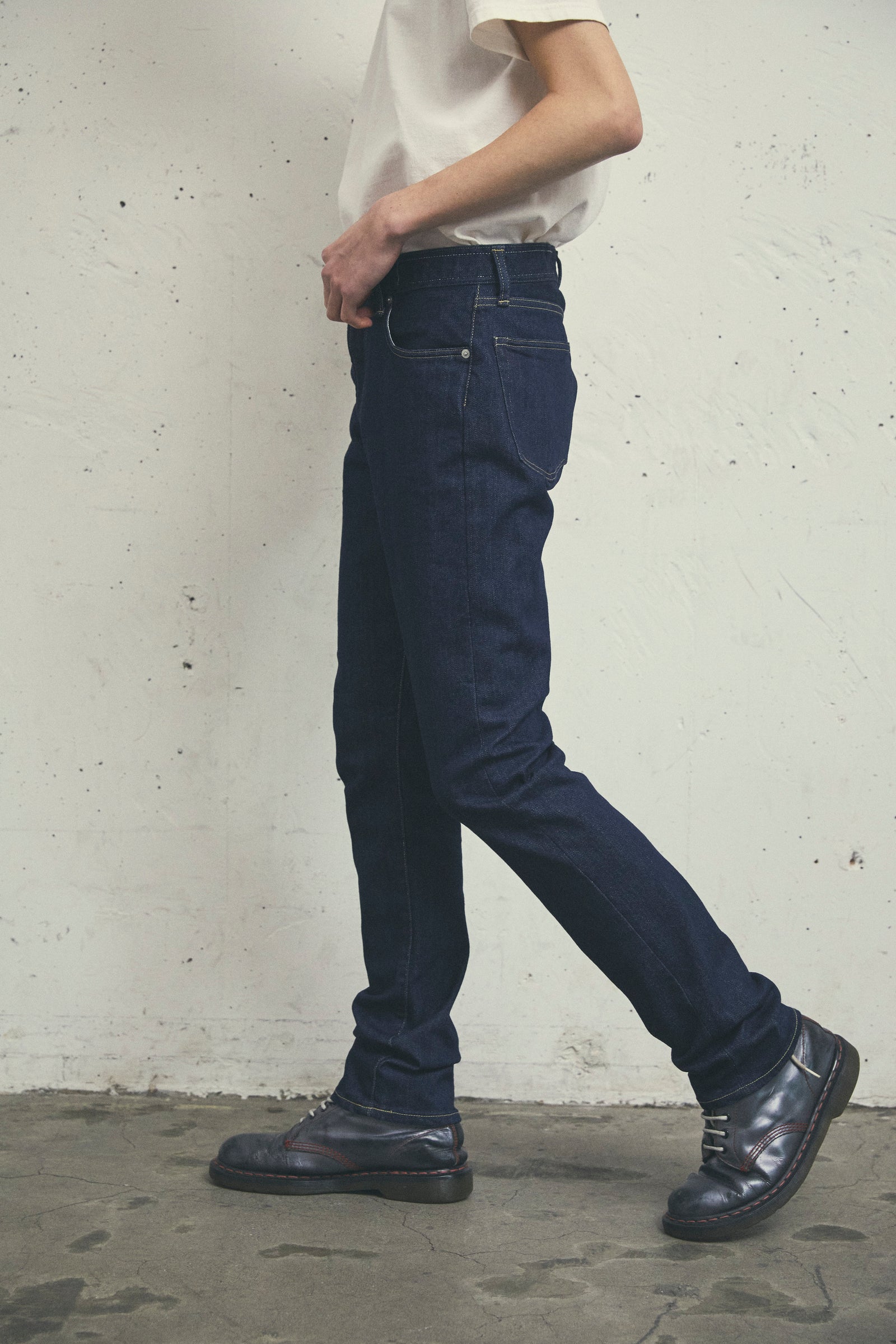 HELVETICA ONE WASH