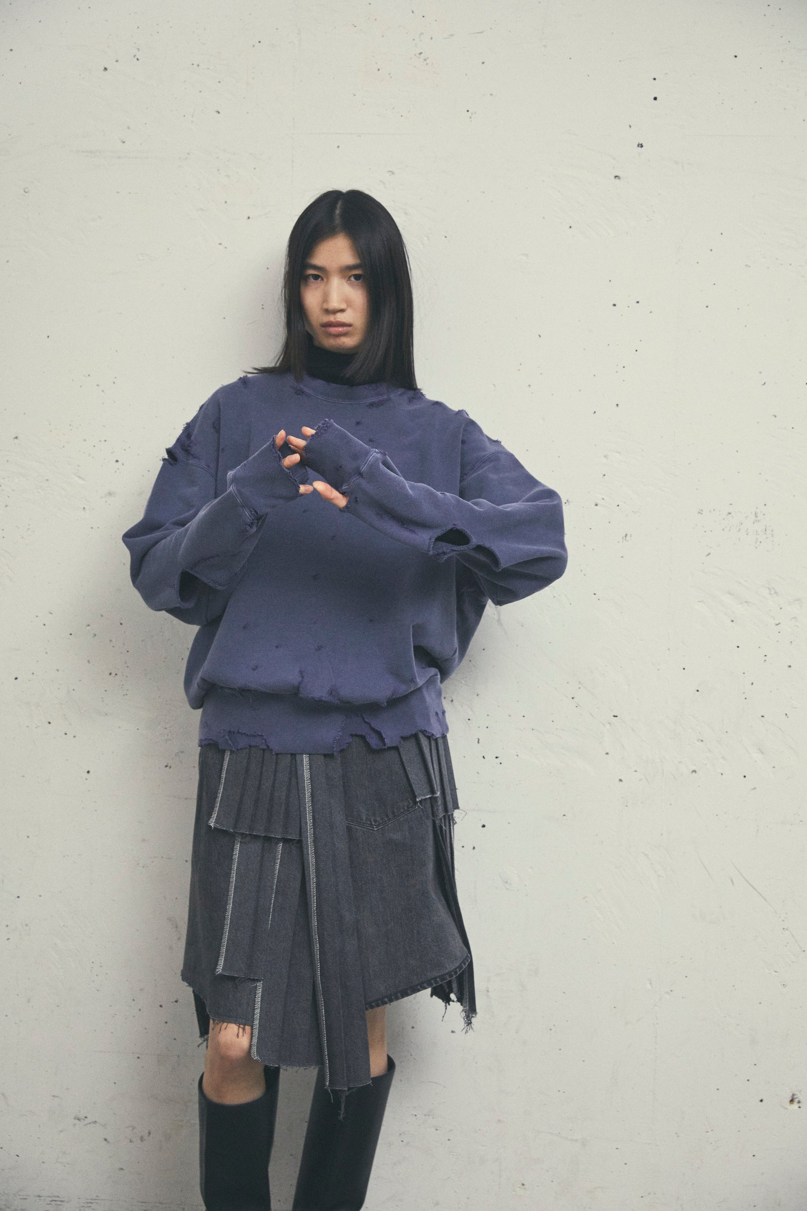 MORE DAMAGE WASHED CREW NECK SWEAT
