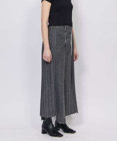 REMAKE DENIM MARK VI SKIRT / FADED BLACK