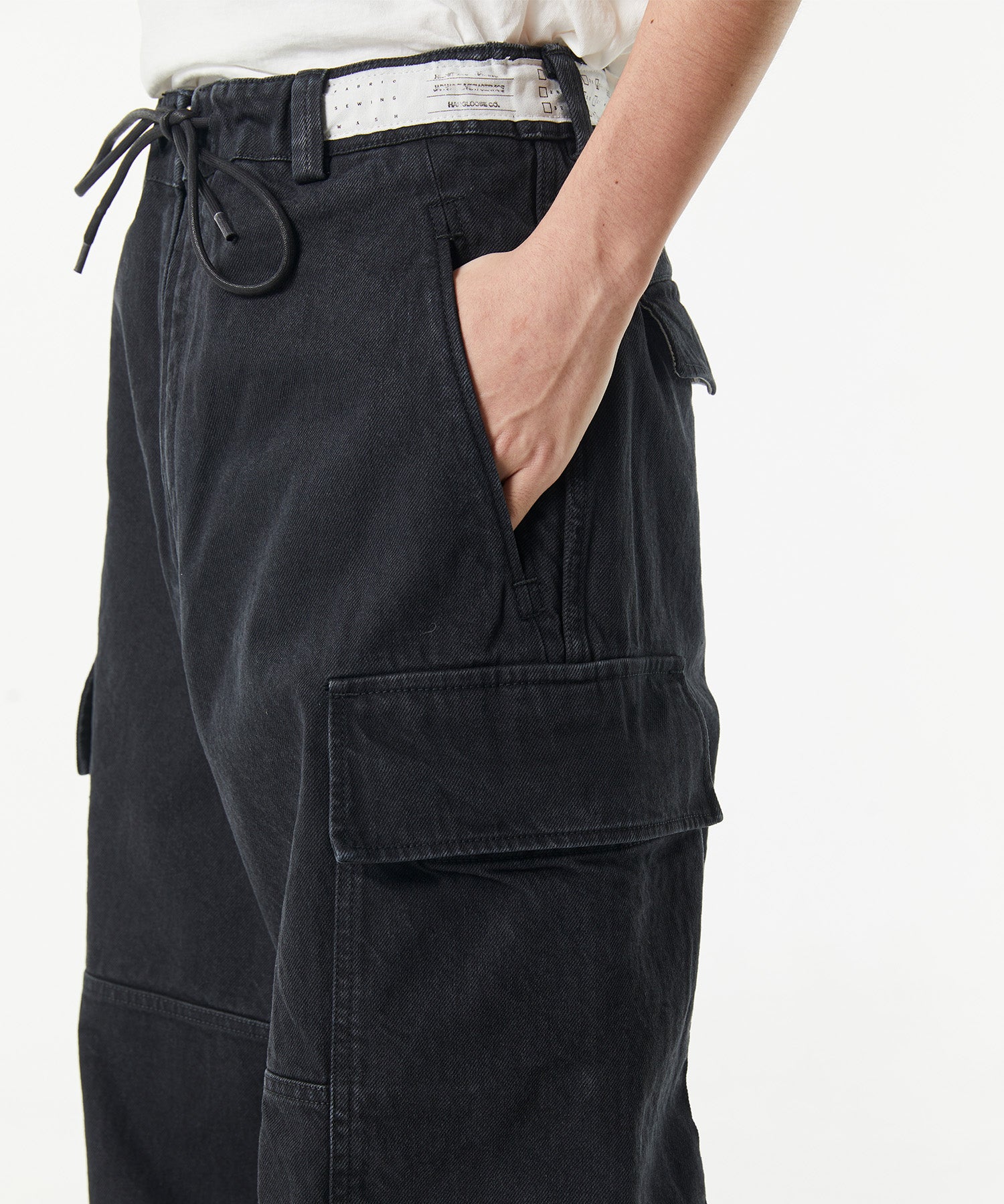 ZIP-UP CARGO PANTS / BLACK - KURO