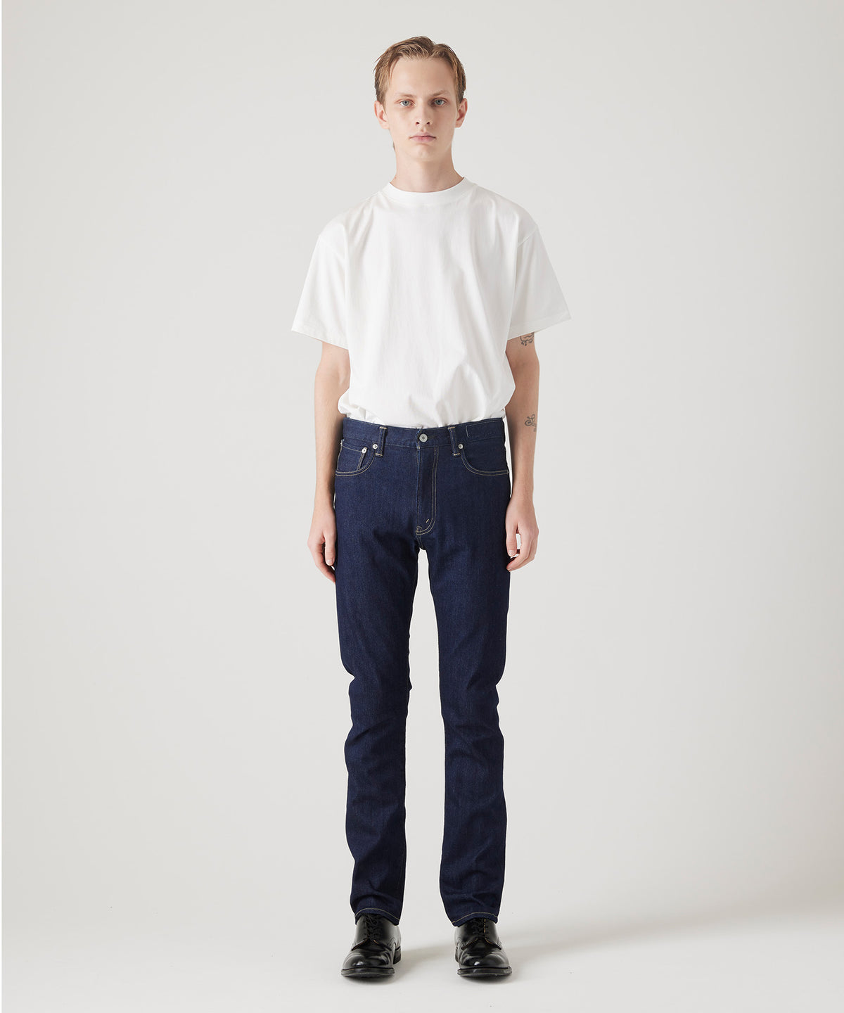 HELVETICA ONE WASH