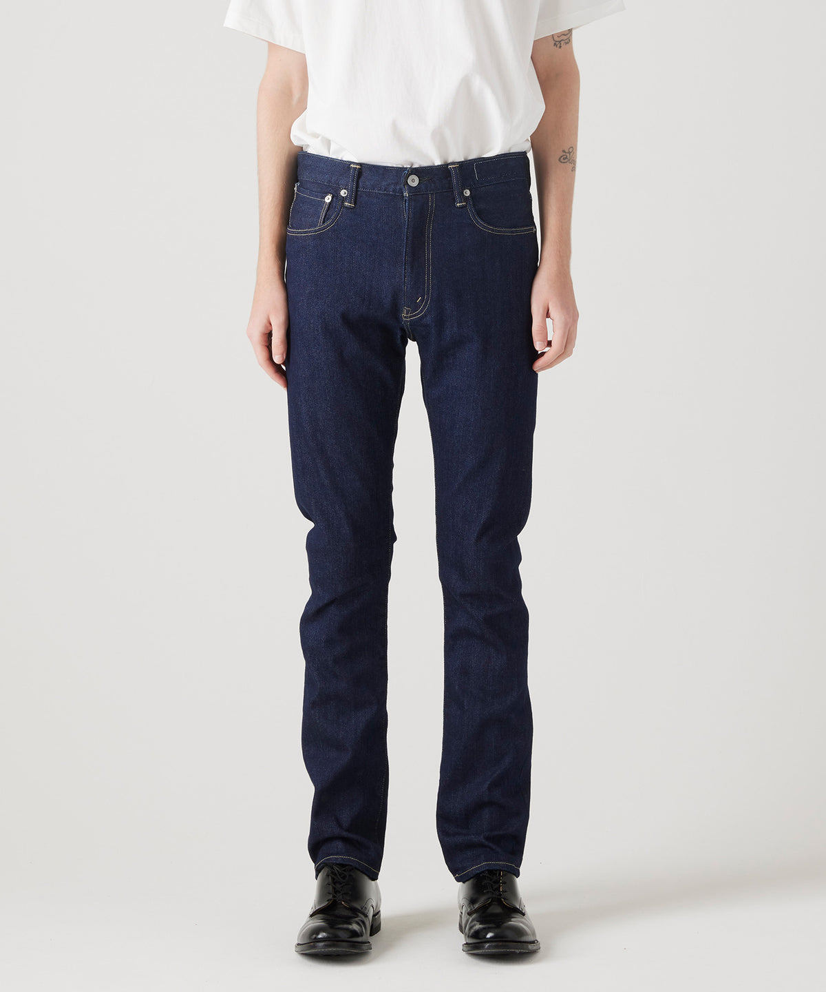 HELVETICA ONE WASH