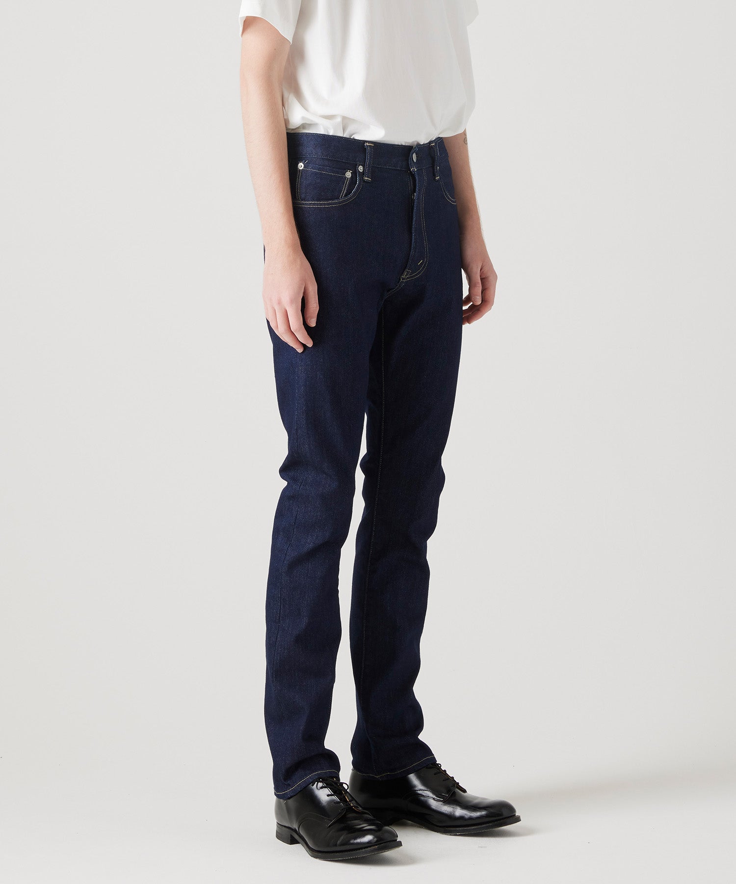 Helvetica One Wash｜KURO