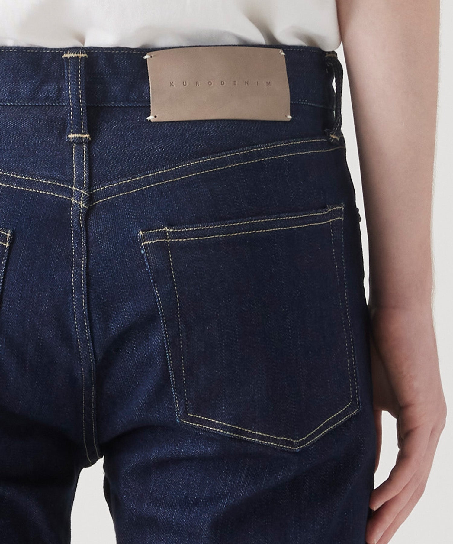Helvetica One Wash｜KURO