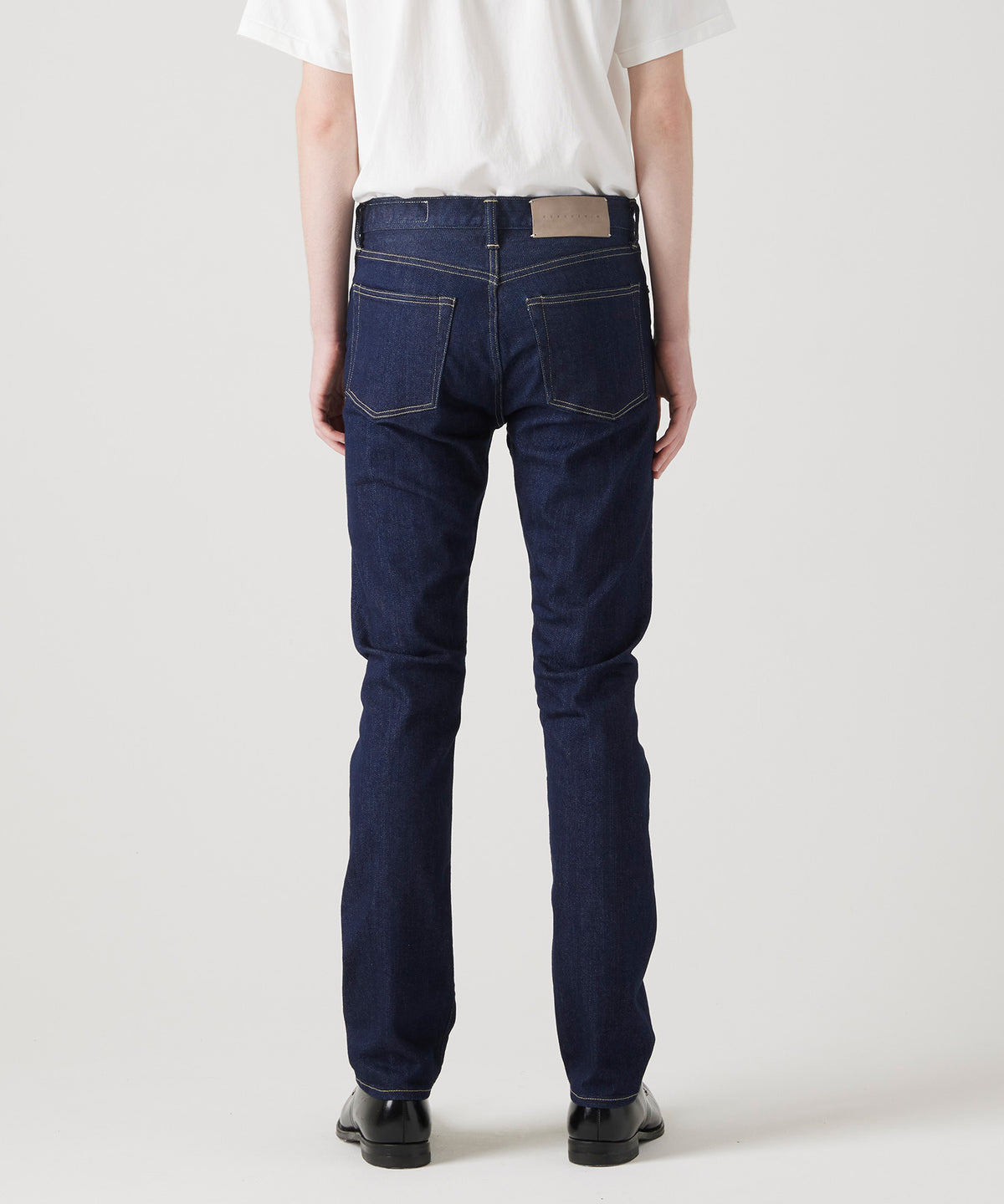 HELVETICA ONE WASH