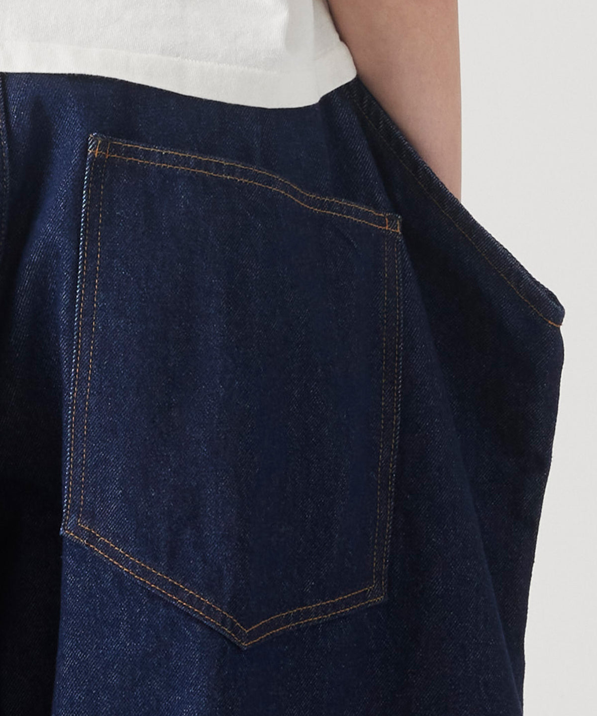 PAPER FOLDING TAPERED DENIM PANTS INDIGO