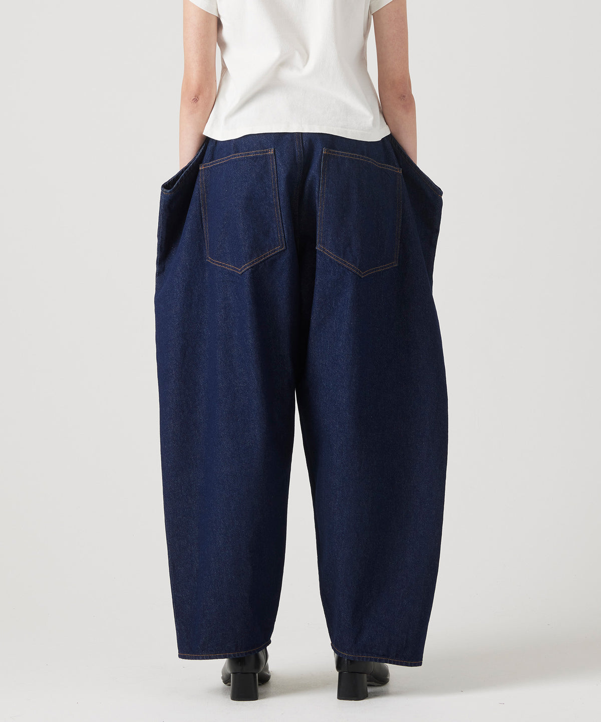 PAPER FOLDING TAPERED DENIM PANTS INDIGO