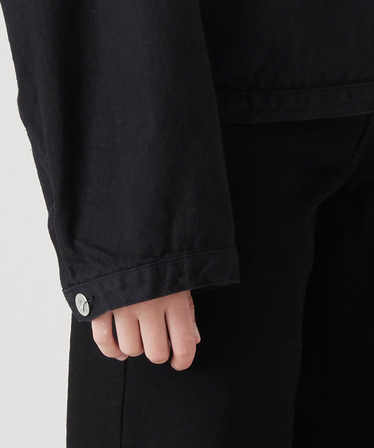 DENSE BLACK ONE WASH