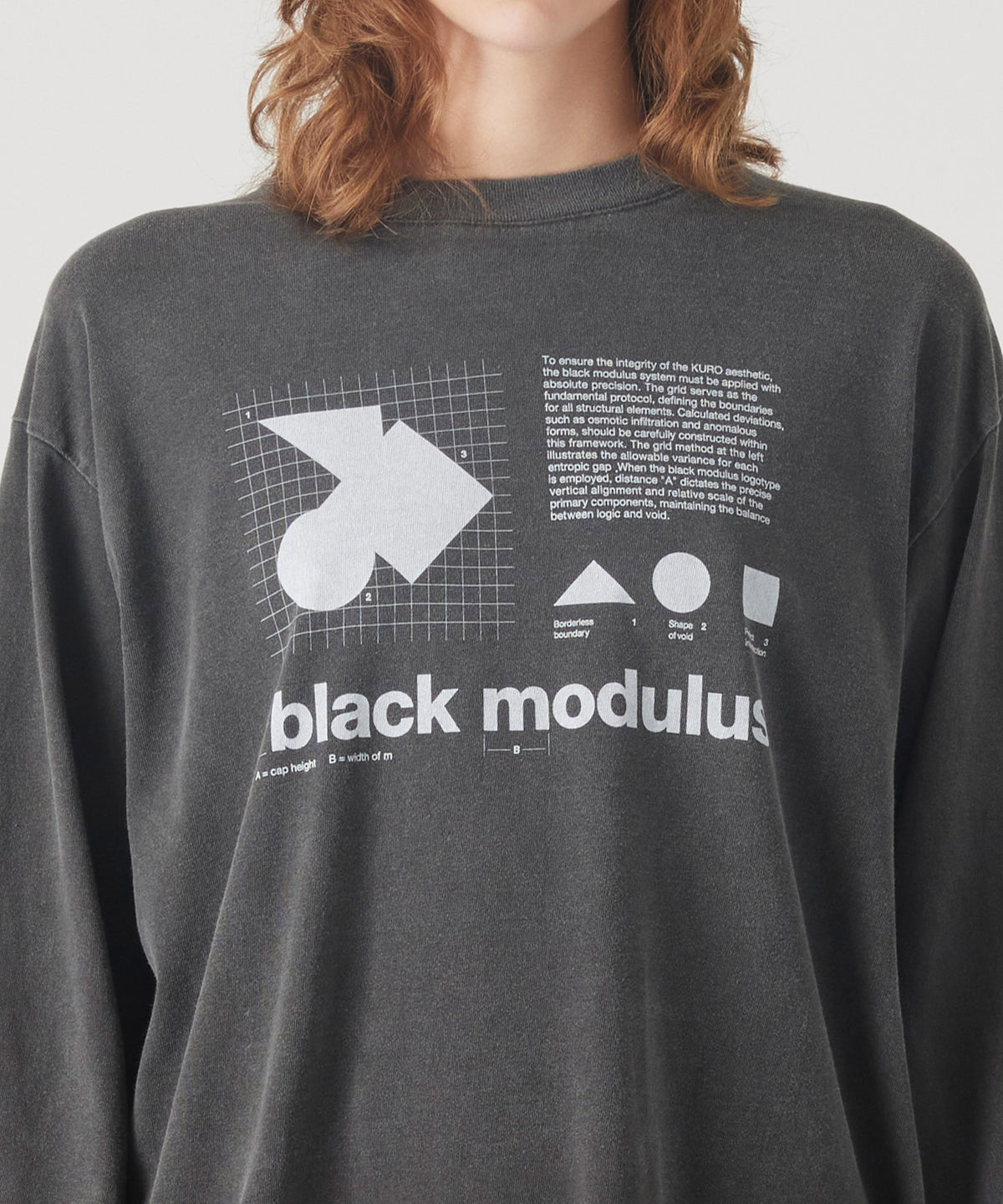 17/- ROUND SHAPE DYED L/S TEE "Black Modulus"
