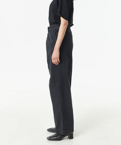 BIG TUCK DENIM TROUSER